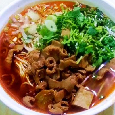 Deluxe beef offal noodles meal for one